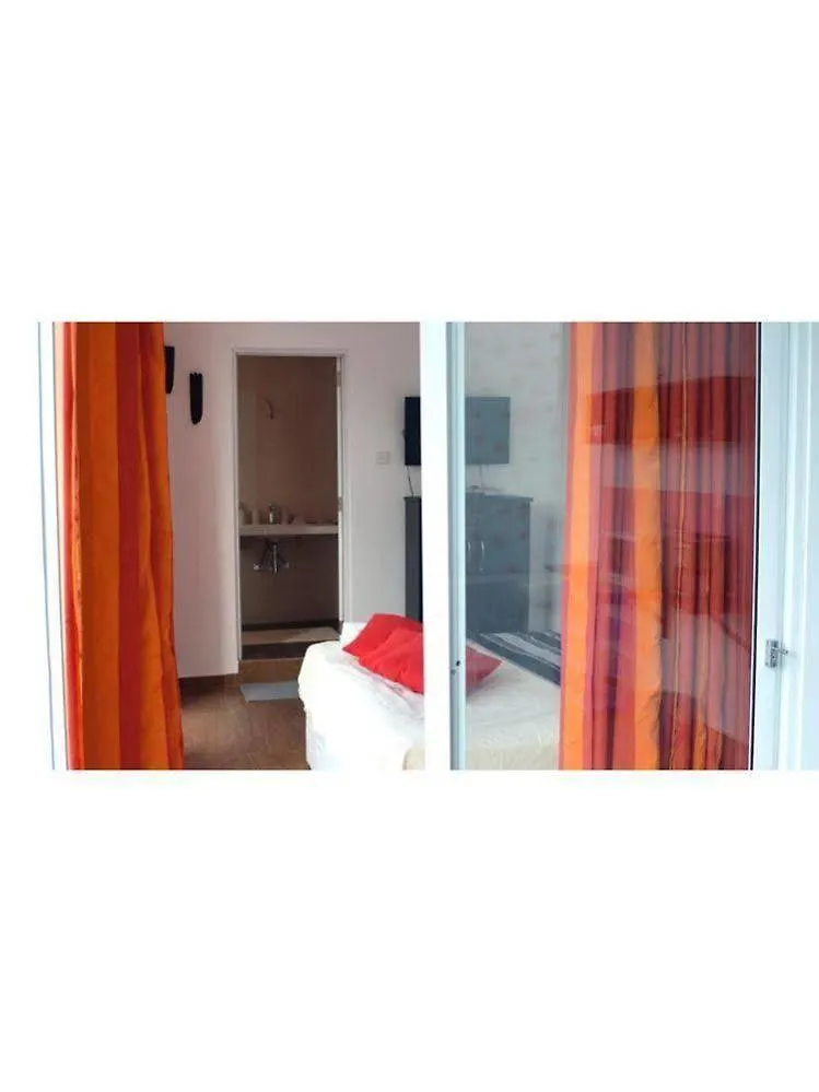 Vista Peiris Road Apartment Hotel